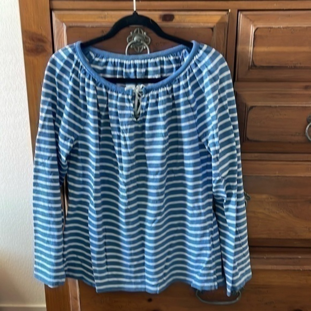 Talbots NWOT Women’s Blue And White Striped Tee Size Large